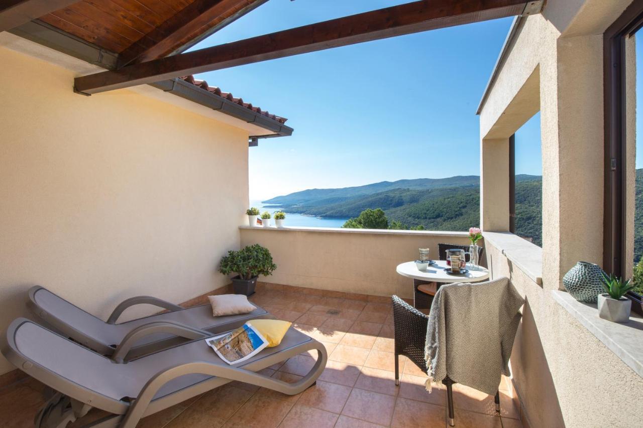 Apartments Agava Romantic Rabac Bagian luar foto